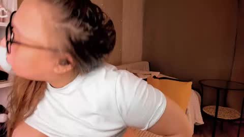 Snapshot of foxxxy__lady chatting on 02.05.25 Kris online show from 02.05.25