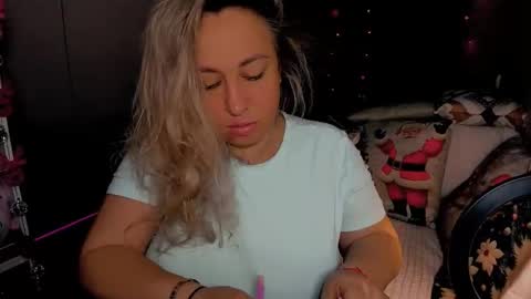 Snapshot of foxxxy__lady chatting on 12.15.25 Kris online show from 12.15.25