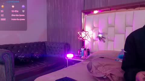 Foxxy  online show from 10.30.25