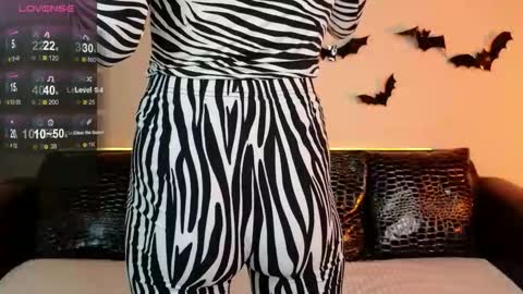 Snapshot of foxxy_girl_ chatting on 11.05.25 andice online show from 11.05.25