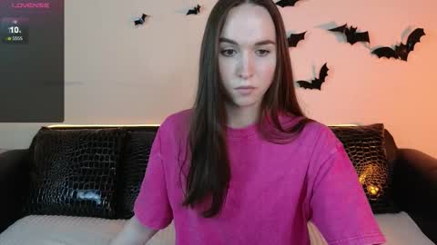 Snapshot of foxxy_girl_ chatting on 11.06.25 andice online show from 11.06.25