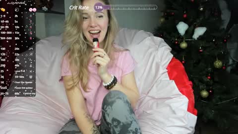 Snapshot of foxy_blond chatting on 12.19.24 Foxy online show from 12.19.24