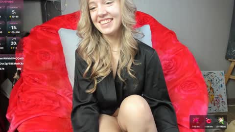 Snapshot of foxy_blond chatting on 01.24.25 Foxy online show from 01.24.25
