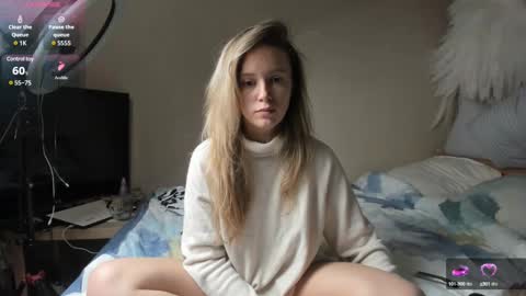 Snapshot of foxy_blond chatting on 02.18.25 Foxy online show from 02.18.25