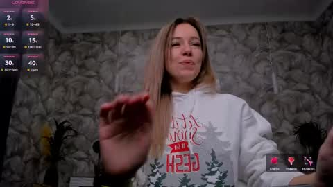 Snapshot of foxy_blond chatting on 02.24.25 Foxy online show from 02.24.25