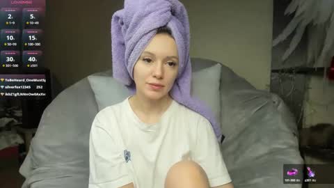 Snapshot of foxy_blond chatting on 03.06.25 Foxy online show from 03.06.25