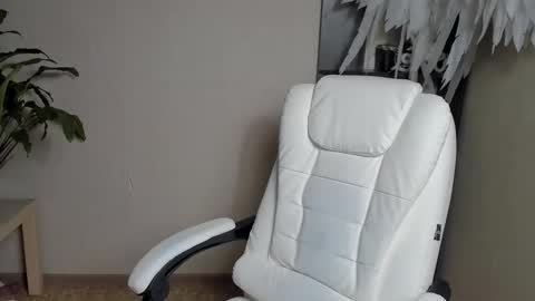 Snapshot of foxy_blond chatting on 09.10.25 Foxy online show from 09.10.25