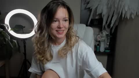 Snapshot of foxy_blond chatting on 09.15.25 Foxy online show from 09.15.25