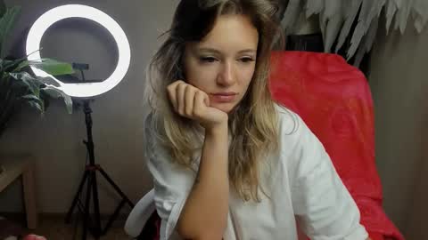 Snapshot of foxy_blond chatting on 09.26.25 Foxy online show from 09.26.25