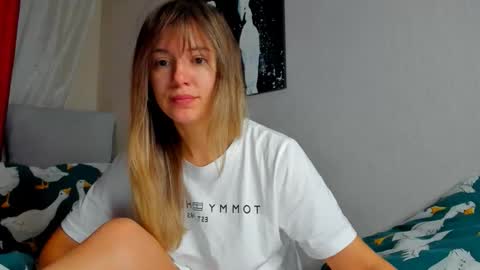 Snapshot of foxy_blond chatting on 11.03.25 Foxy online show from 11.03.25