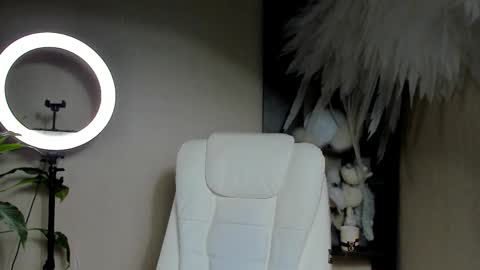 Snapshot of foxy_blond chatting on 12.01.25 Foxy online show from 12.01.25