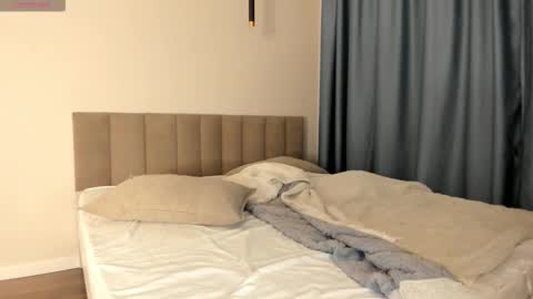 Snapshot of foxy_dreamss chatting on 11.07.25 Rose online show from 11.07.25