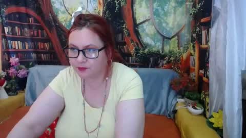 Snapshot of foxydesiree chatting on 06.14.26 foxydesiree online show from 06.14.26