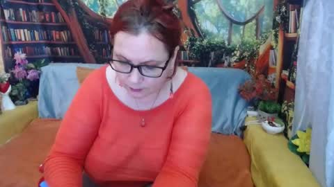 Snapshot of foxydesiree chatting on 06.15.26 foxydesiree online show from 06.15.26