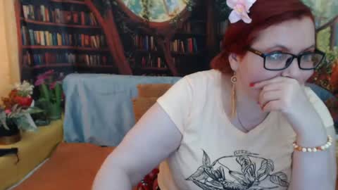 Snapshot of foxydesiree chatting on 06.18.26 foxydesiree online show from 06.18.26