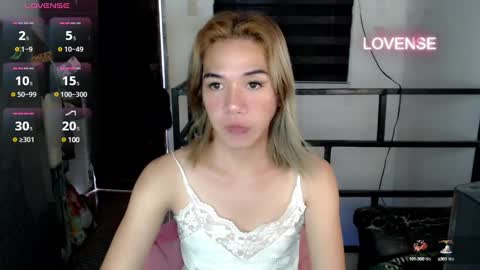 Snapshot of foxyinnocentstar chatting on 01.13.25 jenny online show from 01.13.25