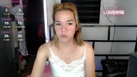 Snapshot of foxyinnocentstar chatting on 01.14.25 jenny online show from 01.14.25