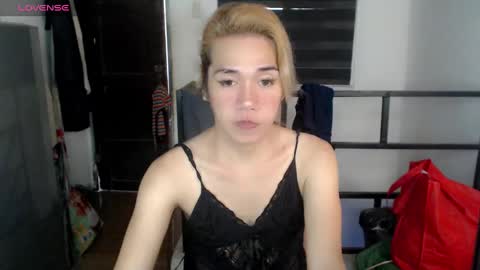 Snapshot of foxyinnocentstar chatting on 03.04.25 jenny online show from 03.04.25