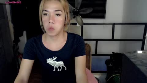 Snapshot of foxyinnocentstar chatting on 03.10.25 jenny online show from 03.10.25