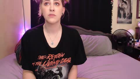 Snapshot of foxymalloryknoxy69 chatting on 09.20.25 Mallory Koxx online show from 09.20.25