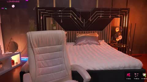 Kate online show from 02.13.26