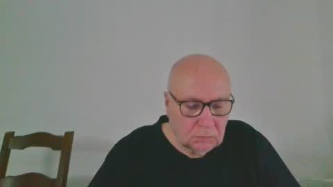 Snapshot of fra94 chatting on 04.15.26 fra94 online show from 04.15.26