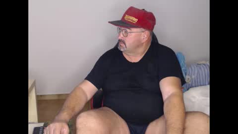 Snapshot of fraboys chatting on 11.01.25 Fraboys online show from 11.01.25