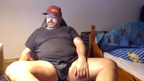 Snapshot of fraboys chatting on 02.18.26 Fraboys online show from 02.18.26