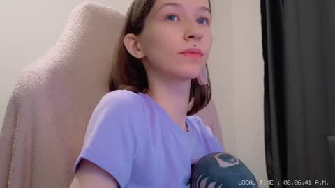 Snapshot of fran_bow chatting on 12.26.24 fran_bow online show from 12.26.24