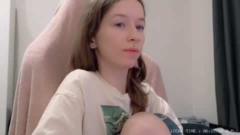 Snapshot of fran_bow chatting on 01.09.25 fran_bow online show from 01.09.25