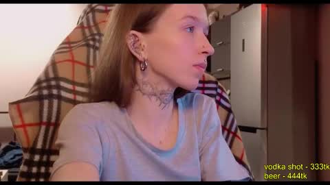 Snapshot of fran_bow chatting on 10.23.25 fran_bow online show from 10.23.25