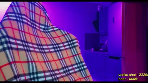 Snapshot of fran_bow chatting on 10.25.25 fran_bow online show from 10.25.25