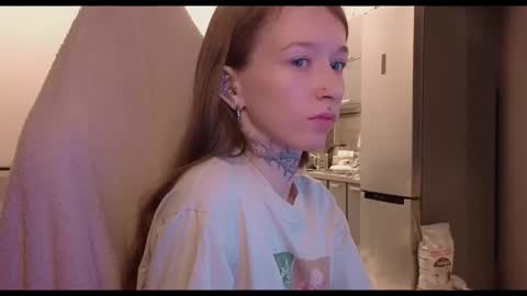 Snapshot of fran_bow chatting on 11.24.25 fran_bow online show from 11.24.25