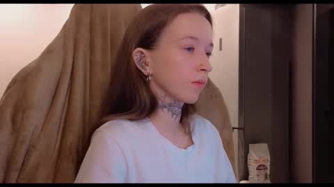 Snapshot of fran_bow chatting on 11.28.25 fran_bow online show from 11.28.25