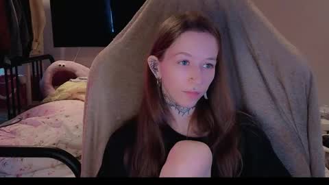 Snapshot of fran_bow chatting on 05.07.26 fran_bow online show from 05.07.26
