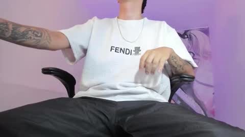 Snapshot of fran_boy_ chatting on 11.30.25 Fran online show from 11.30.25