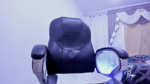 Snapshot of fran_boy_ chatting on 12.17.25 Fran online show from 12.17.25