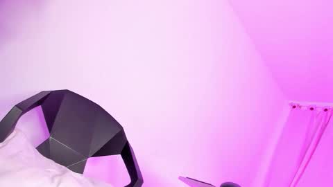 francesca online show from 12.05.25