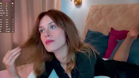 Snapshot of francesday chatting on 07.17.26 Frances online show from 07.17.26