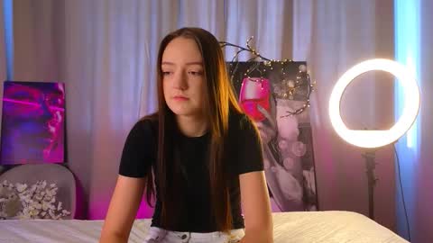 Snapshot of francessmason chatting on 02.21.26 Marybrown eye Katy gray eye online show from 02.21.26