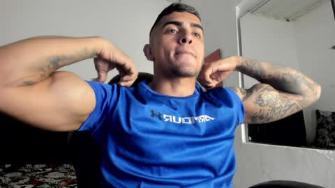 Snapshot of franco_ruiz_ chatting on 01.01.25 franco online show from 01.01.25