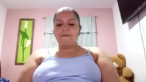 Snapshot of francy_froz chatting on 11.18.25 francy froz online show from 11.18.25