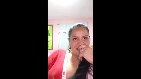 Snapshot of francy_froz chatting on 12.17.25 francy froz online show from 12.17.25