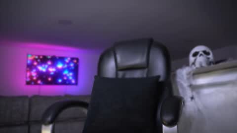 Frank Farrell. Hey remember to give me a thumbs up Ty online show from 10.24.25