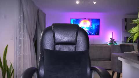 Snapshot of frankfarrellx chatting on 02.18.26 Frank Farrell. Hey remember to give me a thumbs up Ty online show from 02.18.26