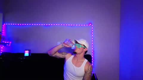 Snapshot of frankoafterdark chatting on 11.12.25 Franco online show from 11.12.25