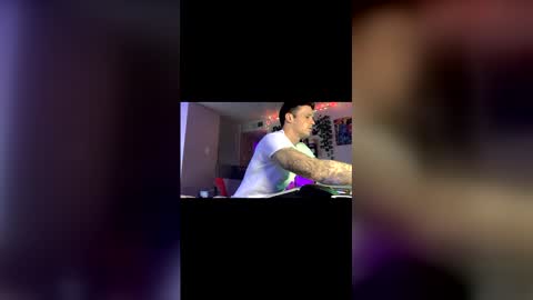 Snapshot of frankoafterdark chatting on 03.10.26 Franco online show from 03.10.26