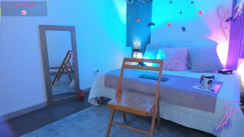 Snapshot of fransheskarossi chatting on 10.22.25 Fransheska online show from 10.22.25