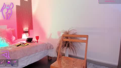 Snapshot of fransheskarossi chatting on 11.25.25 Fransheska online show from 11.25.25