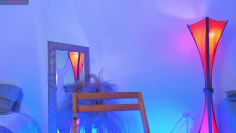 Snapshot of fransheskarossi_ chatting on 04.25.26 Fransheska online show from 04.25.26